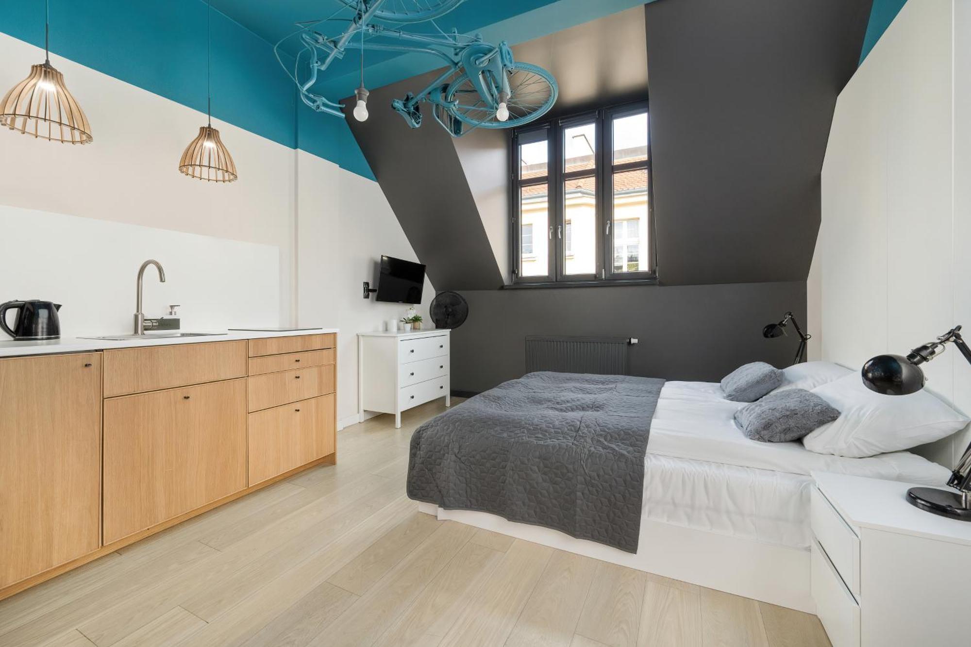 Modern Near Old Town By Renters Apartament